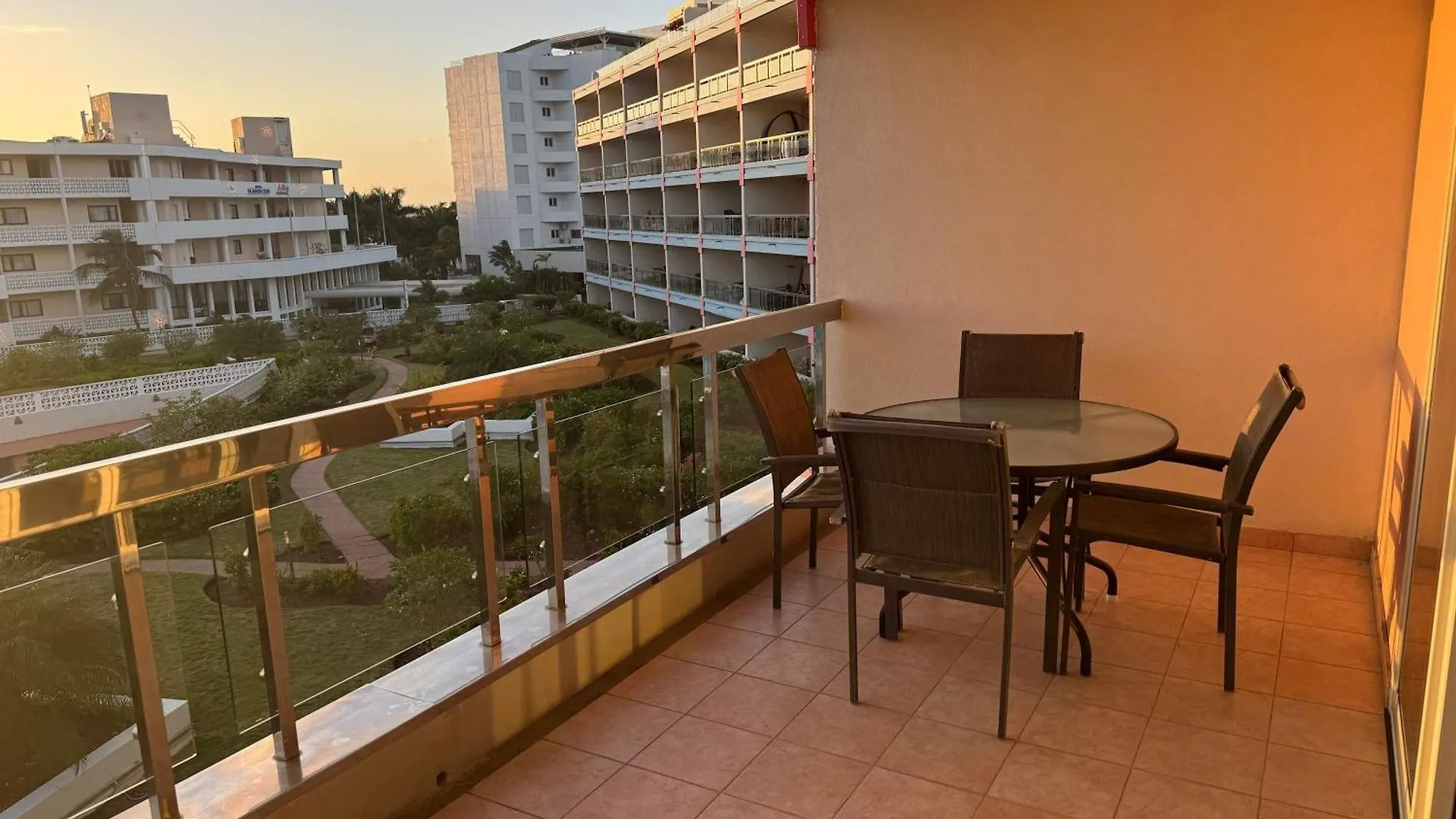 Paradise Perch - Royal Retreats At Maho Beach Lowlands